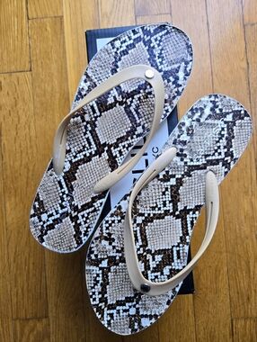 J Slides Python Print Flip Flops